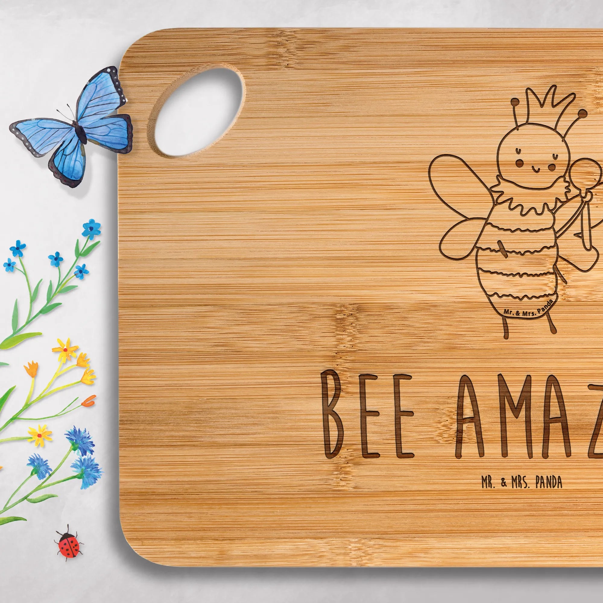 Bamboo chopping board bee king wasp, bumblebee