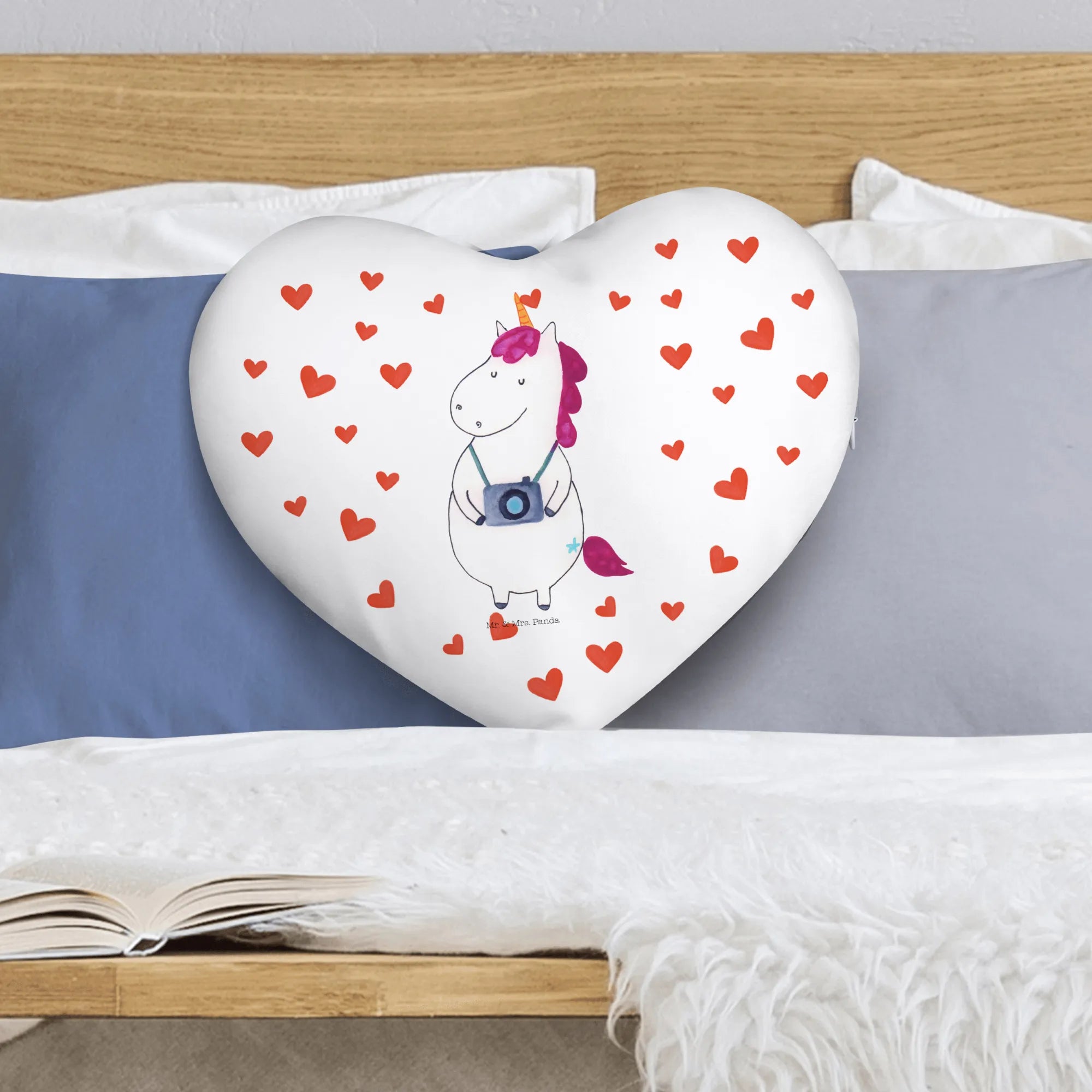 Herzkissen Einhorn Fotograf Weiches Herzkissen, Kuscheliges Herzkissen, Herzkissen, Plüsch Herzkissen, Kissen in Herzform, dekoartikel, Flauschiges Herz Kissen, Geschenkkissen, Ich liebe dich Kissen, Herz Kuschelkissen, Kuschelkissen Herz, Dekokissen Herzform, Sofakissen, Partnerkissen, Sofa Herzkissen, Schmusekissen, Herzförmiges Kuschelkissen, Herzkissen Valentinstag, Herzkissen Geburtstag, Herzkissen Mit Motiv, Geburtstagskissen, Herzchen Kissen, Dekokissen, Herz Kissen Plüsch, Kuschelkissen, Herzkissen Mit Spruch, Herz Kissen, Deko Herzkissen, Herzförmiges Dekokissen, Dekokissen Herz, Valentinstags Kissen, Schmusekissen Herzform, Herzkissen Hochzeit, Liebesbeweis Kissen, Valentinskissen, Liebeskissen, Kissen Herz, Liebe Kissen, Herzkissen Mit Aufdruck, Romantisches Herzkissen, Herzförmiges Kissen, Romantisches Kissen, Geschenk Herzkissen, Jahrestag Kissen, Hochzeitskissen, Unicorn, Einhorn, Einhörner, Einhorn Deko, Weltreise, Reisen, Kurztrip, Urlaub, Reise, Kamera, Städtereise, Fotograf, Tourist, Weltenbummler, Fotografie