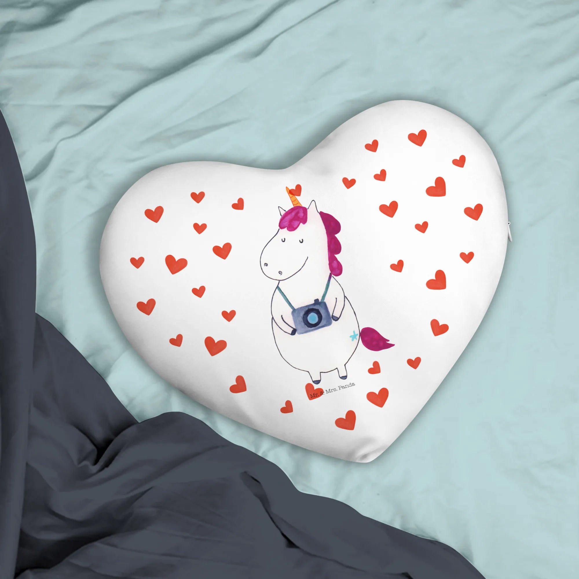 Herzkissen Einhorn Fotograf Weiches Herzkissen, Kuscheliges Herzkissen, Herzkissen, Plüsch Herzkissen, Kissen in Herzform, dekoartikel, Flauschiges Herz Kissen, Geschenkkissen, Ich liebe dich Kissen, Herz Kuschelkissen, Kuschelkissen Herz, Dekokissen Herzform, Sofakissen, Partnerkissen, Sofa Herzkissen, Schmusekissen, Herzförmiges Kuschelkissen, Herzkissen Valentinstag, Herzkissen Geburtstag, Herzkissen Mit Motiv, Geburtstagskissen, Herzchen Kissen, Dekokissen, Herz Kissen Plüsch, Kuschelkissen, Herzkissen Mit Spruch, Herz Kissen, Deko Herzkissen, Herzförmiges Dekokissen, Dekokissen Herz, Valentinstags Kissen, Schmusekissen Herzform, Herzkissen Hochzeit, Liebesbeweis Kissen, Valentinskissen, Liebeskissen, Kissen Herz, Liebe Kissen, Herzkissen Mit Aufdruck, Romantisches Herzkissen, Herzförmiges Kissen, Romantisches Kissen, Geschenk Herzkissen, Jahrestag Kissen, Hochzeitskissen, Unicorn, Einhorn, Einhörner, Einhorn Deko, Weltreise, Reisen, Kurztrip, Urlaub, Reise, Kamera, Städtereise, Fotograf, Tourist, Weltenbummler, Fotografie