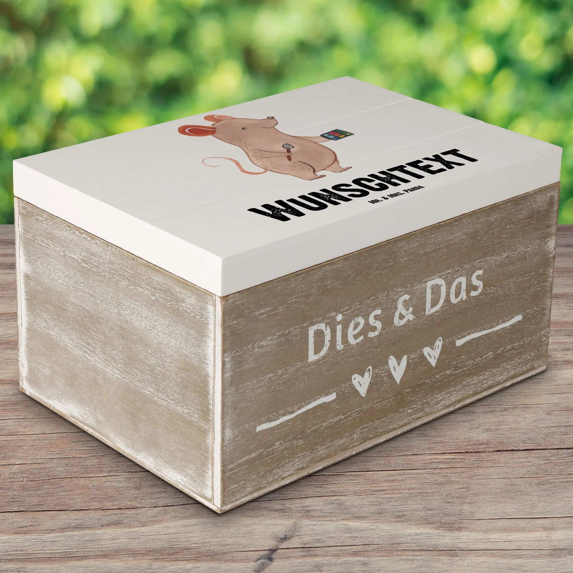 Personalisierte Holzkiste Maskenbildner Herz Schatzkiste mit Namen, Hochzeitsbox personalisiert, Aufbewahrungsbox Personalisiert, Erinnerungsbox Baby personalisiert, Personalisierte Geschenkbox, Erinnerungskiste Hochzeit personalisiert, personalisierte fotobox, Personalisierte Erinnerungskiste, Kiste mit Namen, Schatulle Personalisiert, Schatztruhe personalisiert, personalisierte holzbox, Hochzeitskiste personalisiert, Holzkiste bedruckt personalisiert, Erinnerungskiste Baby personalisiert, Schatulle mit Namen, Erinnerungsbox Kindheit personalisiert, Geschenkbox Personalisiert, Personalisierte Aufbewahrungsbox, Personalisierte Schatztruhe, personalisierte holzkiste, Personalisierte Erinnerungsbox, Holzkiste zur Hochzeit personalisiert, Personalisierte Holztruhe, Holzkiste Personalisiert, Kiste Personalisiert, Holzkiste mit Wunschtext personalisiert, Erinnerungskiste Personalisiert, Schatzkiste Personalisiert, Geschenkbox personalisierbar, Holzkiste Baby personalisiert, Dekokiste mit Namen, Truhe Personalisiert, Aufbewahrungsbox mit Namen, Erinnerungsbox Hochzeit personalisiert, Fotobox personalisiert, Erinnerungsbox Personalisiert, Schatztruhe mit Namen, Holzbox mit Namen, Holzkiste mit Namen, Dekokiste Personalisiert, Personalisierte Kiste zur Geburt, personalisierte kiste, Personalisierte Holzkiste Baby, Geschenkbox mit Namen, holzbox personalisiert, Holzkiste für Kinder personalisiert, Erinnerungsbox mit Namen, Truhe mit Namen, Erinnerungskiste Holz personalisiert, Holztruhe personalisiert, Aufbewahrungsbox Holz personalisiert, Personalisierte Schatzkiste, Geschenk, Schenken, Jubiläum, Danke, Dankeschön, Beruf, Ausbildung, Abschied, Rente, Kollege, Kollegin, Arbeitskollege, Mitarbeiter, Firma, Kosmetiker, Beauty Salon, Make Up Artist, Eröffnung, Kosmetikstudio, Visagist, Maskenbildner