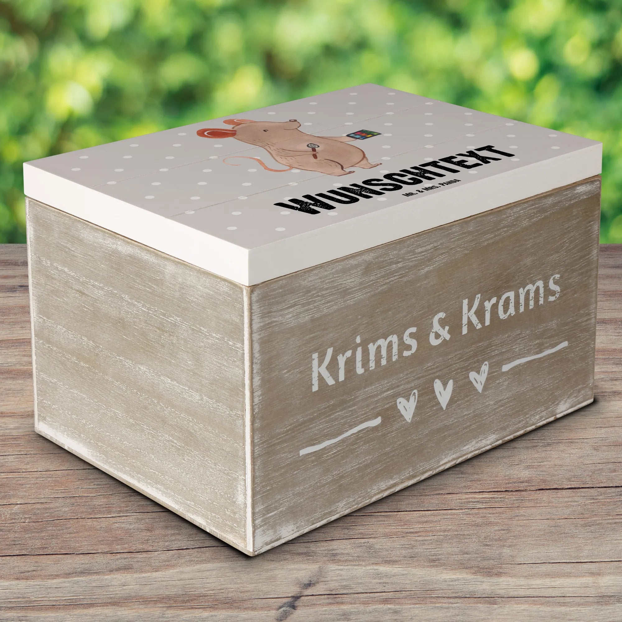 Personalisierte Holzkiste Maskenbildner Herz Schatzkiste mit Namen, Hochzeitsbox personalisiert, Aufbewahrungsbox Personalisiert, Erinnerungsbox Baby personalisiert, Personalisierte Geschenkbox, Erinnerungskiste Hochzeit personalisiert, personalisierte fotobox, Personalisierte Erinnerungskiste, Kiste mit Namen, Schatulle Personalisiert, Schatztruhe personalisiert, personalisierte holzbox, Hochzeitskiste personalisiert, Holzkiste bedruckt personalisiert, Erinnerungskiste Baby personalisiert, Schatulle mit Namen, Erinnerungsbox Kindheit personalisiert, Geschenkbox Personalisiert, Personalisierte Aufbewahrungsbox, Personalisierte Schatztruhe, personalisierte holzkiste, Personalisierte Erinnerungsbox, Holzkiste zur Hochzeit personalisiert, Personalisierte Holztruhe, Holzkiste Personalisiert, Kiste Personalisiert, Holzkiste mit Wunschtext personalisiert, Erinnerungskiste Personalisiert, Schatzkiste Personalisiert, Geschenkbox personalisierbar, Holzkiste Baby personalisiert, Dekokiste mit Namen, Truhe Personalisiert, Aufbewahrungsbox mit Namen, Erinnerungsbox Hochzeit personalisiert, Fotobox personalisiert, Erinnerungsbox Personalisiert, Schatztruhe mit Namen, Holzbox mit Namen, Holzkiste mit Namen, Dekokiste Personalisiert, Personalisierte Kiste zur Geburt, personalisierte kiste, Personalisierte Holzkiste Baby, Geschenkbox mit Namen, holzbox personalisiert, Holzkiste für Kinder personalisiert, Erinnerungsbox mit Namen, Truhe mit Namen, Erinnerungskiste Holz personalisiert, Holztruhe personalisiert, Aufbewahrungsbox Holz personalisiert, Personalisierte Schatzkiste, Geschenk, Schenken, Jubiläum, Danke, Dankeschön, Beruf, Ausbildung, Abschied, Rente, Kollege, Kollegin, Arbeitskollege, Mitarbeiter, Firma, Kosmetiker, Beauty Salon, Make Up Artist, Eröffnung, Kosmetikstudio, Visagist, Maskenbildner