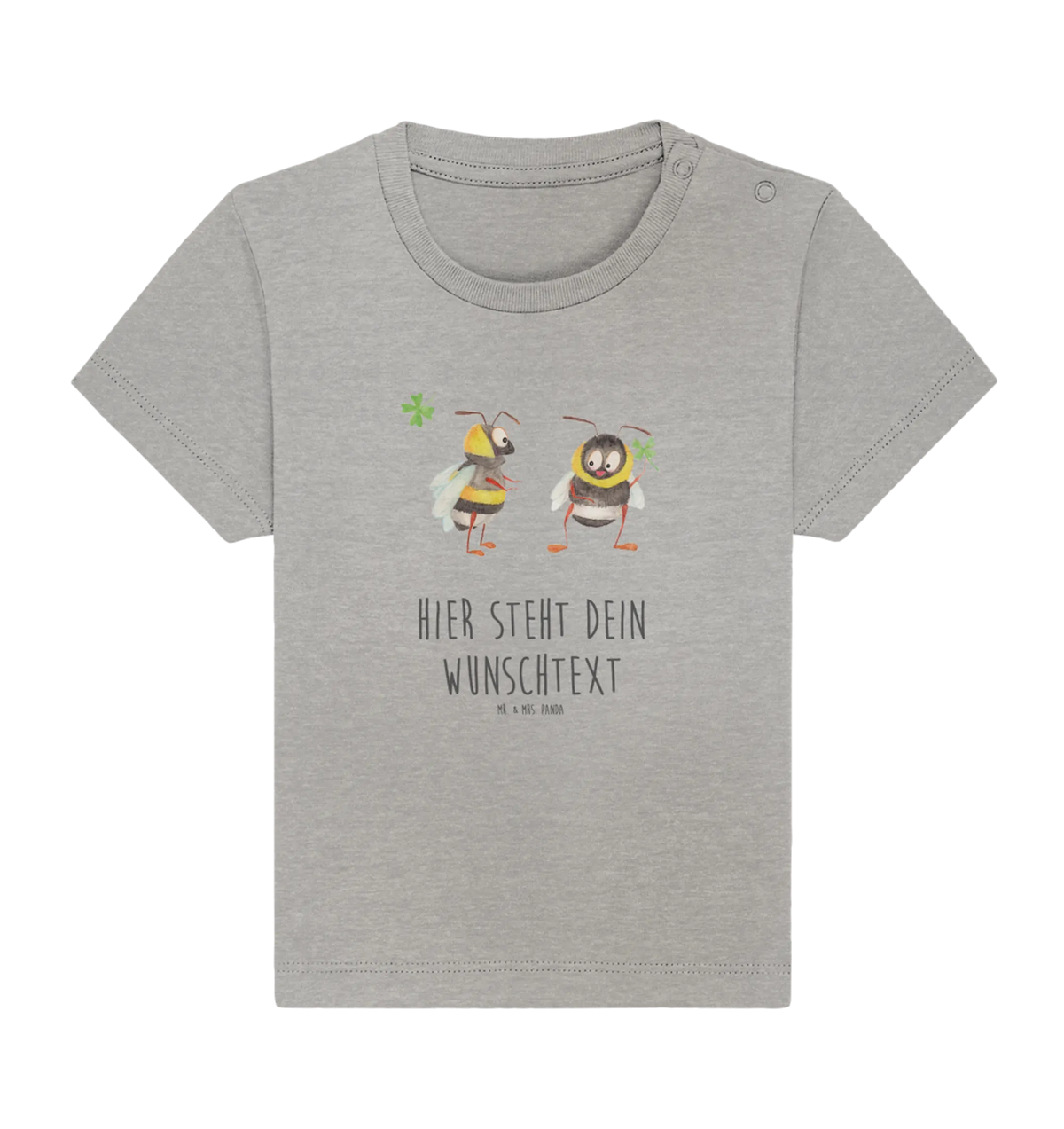 Personalisiertes Baby Shirt Hummeln Kleeblatt Baby Shirt Mit Namen, Baby Shirt Mit Aufdruck Und Namen, Baby Shirt Alltag Mit Namensdruck, Personalisierter Baby-Shirt, Baby Oberteil Mit Namensdruck, Lustiges Baby Shirt Mit Namen, Baby Langarmshirt Mit Wunschnamen, Modernes Baby Shirt Mit Namen, Baby Shirt Pastell Mit Namen, Baby Kurzarmshirt Mit Namen, Baby Top Mit Namen, Baby Shirt Geschenk Mit Namen, Baby Pullover Mit Namensgravur, Klassisches Baby Shirt Mit Wunschname, Baby Shirt Zur Geburt Mit Wunschname, Baby Shirt Mädchen Mit Wunschname, Baby Shirt Unisex Mit Namen, Baby Jerseyshirt Mit Namen, Baby Shirt Mit Motiv Und Wunschname, Baby Bio Shirt Mit Namen, Baby Shirt Gestreift Mit Namen, Baby Shirt Neutral Mit Namensdruck, Baby Shirt Weiß Mit Namen, Baby Shirt Junge Mit Namen, Baby Baumwollshirt Mit Wunschnamen, Süßes Baby Shirt Mit Wunschnamen, Baby Shirt Bunt Mit Wunschnamen, Baby Shirt Erstausstattung Mit Namen, Baby Sweatshirt Mit Namen, Baby Shirt Grau Mit Wunschname, Baby T-Shirt Mit Wunschnamen, Baby Hemd Mit Wunschname, Tiere, Lustige Sprüche, Gute Laune, Tiermotive, Spruch Positiv, Biene Deko, Biene, Hummel, glücklich Werden, Spruch schön, Spruch Fröhlich, glücklich sein