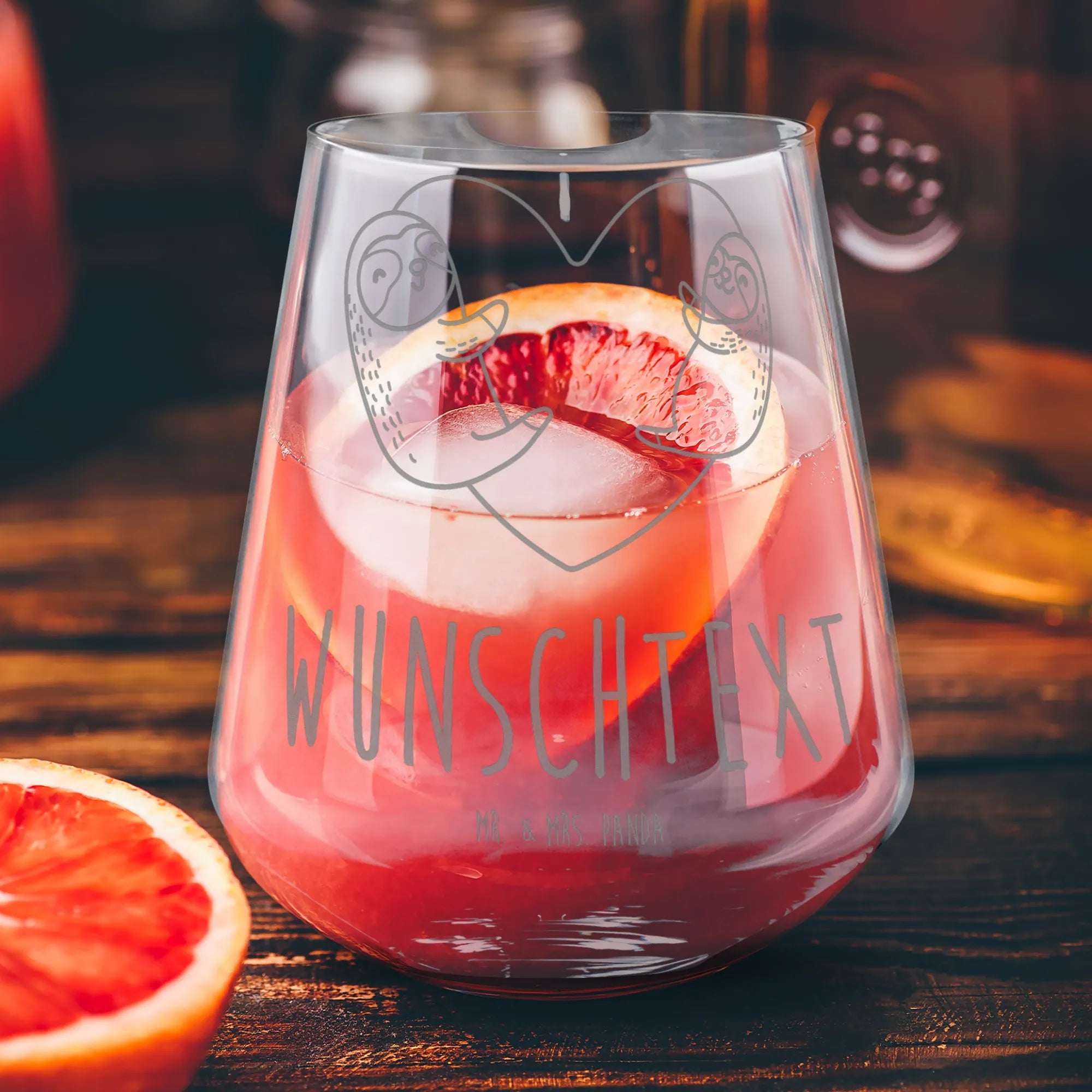 Personalisiertes Cocktail Glas Faultiere Herz Cocktailglas Ohne Stiel Mit Namen, Vintage Cocktailglas Mit Wunschnamen, Design Cocktailglas Mit Namen, Glas mit Namen, Cocktail Glas Mit Wunschnamen, Trinkglas mit Namen, Personalisiertes Cocktailglas, Trinkglas Mit Gravur, Elegantes Cocktailglas Mit Namen, Old-Fashioned Glas Mit Namen, Trinkglas personalisiert, Modernes Cocktailglas Mit Gravur, Rocks Glas Mit Namensgravur, Cocktailglas Mit Namen, Tumbler Mit Namensgravur, Lowball Glas Mit Namensgravur, Cocktailglas Mit Gravur, Cocktailglas personalisiert, graviertes glas, Freundin, Freund, Liebe, Liebesgeschenk, Jahrestag, Verlobung, Partner, Ehemann, Ehefrau, Heiraten, Heiratsantrag, Hocheitstag, Hochzeitstag, Geschenk für Partner, Geschenk für Frauen, Liebesbeweis, für Männer, Valentinstag, Mitbringsel, Geschenk für Freundin, für Ehemann