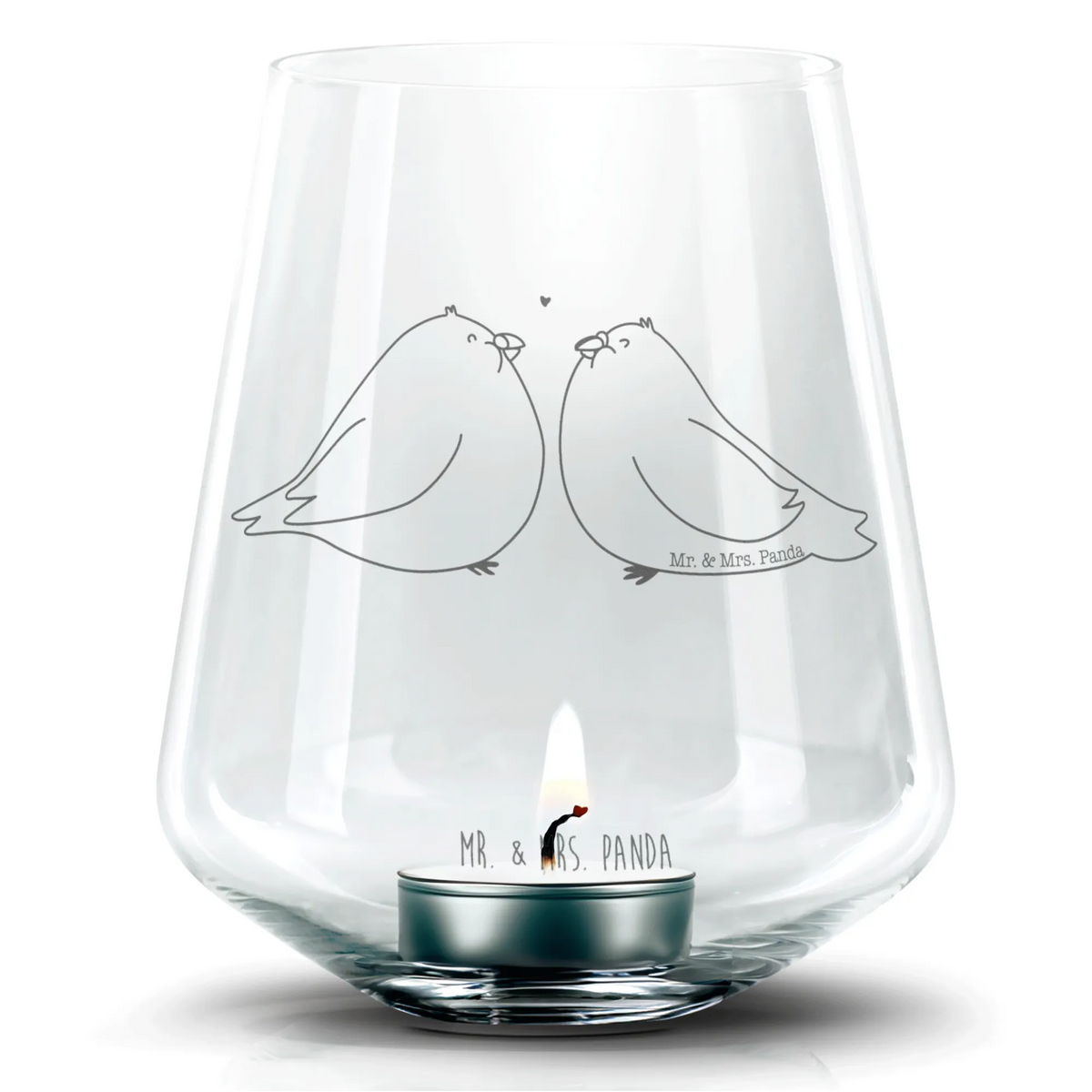 Gravur Windlicht Turteltauben Liebe Teelicht Glas, Stumpenkerzenhalter, Windlicht graviert, Kerzenhalter Glas, Glas Teelichthalter, windlicht mit gravur, dekolicht, Laterne mit Gravur, Teelichthalter, Windlicht Glas, Laterne, Deko Windlicht, Kerzenhalter, Gravur Teelicht, Kerzenglas, Gravur Windlicht, windlichtglas, Graviertes Windlicht, Glas Windlicht, gravur glas, Gravur Laterne, glas kerzenhalter, Verlobung, Freund, Heiraten, Partner, Heiratsantrag, Liebesgeschenk, Hocheitstag, Ehemann, Freundin, Ehefrau, Jahrestag, Liebe, Turteltäubchen, Verlobt, Liebesbeweis, Hochzeitstag, Verliebt, Tauben, Verheiratet, Geschenk Hochzeit, Geschenk Freundin, Geschenk Freund, Turteltauben