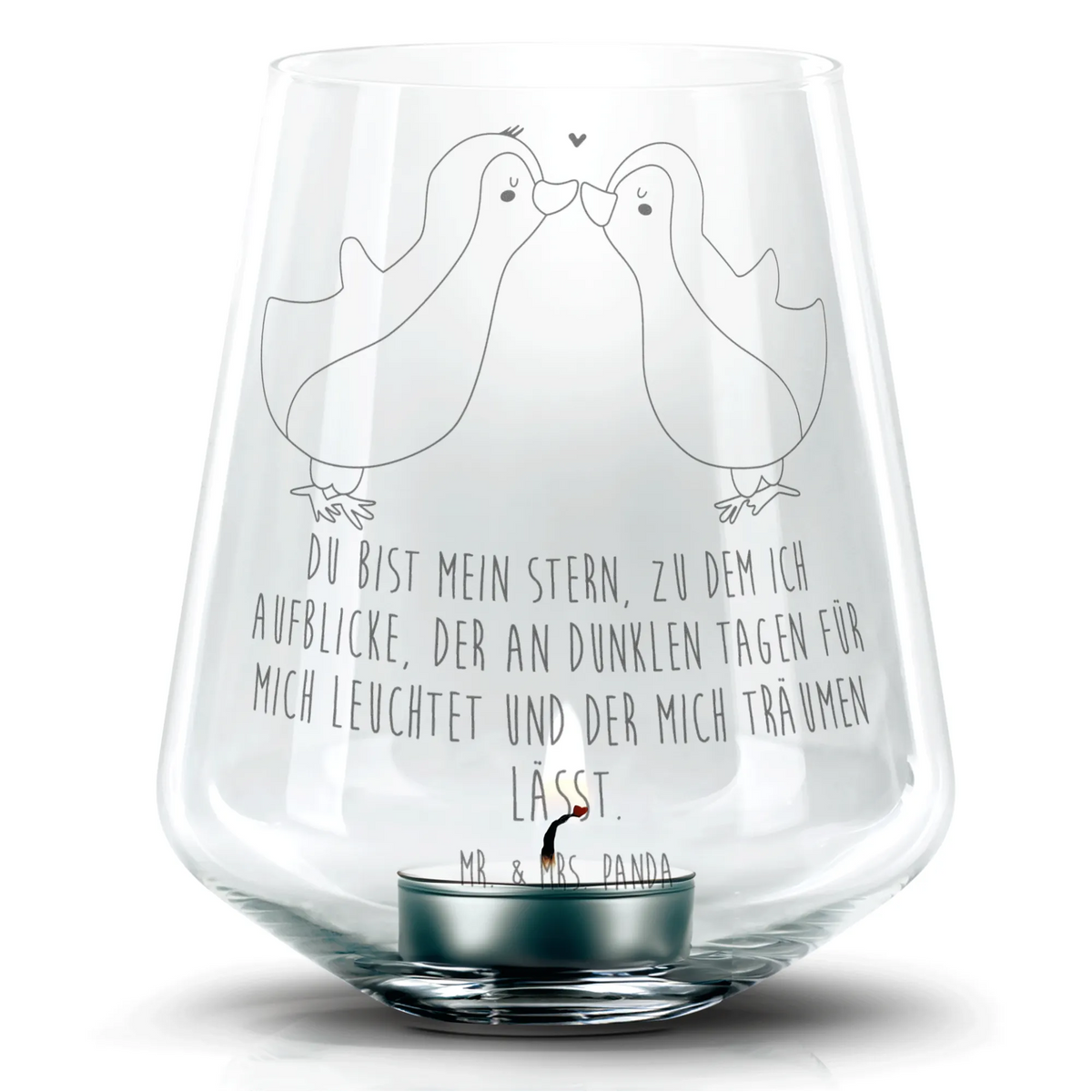 Engraved Wind Light Penguins in love Graviertes Windlicht, dekolicht, Teelicht Glas, Kerzenglas, Stumpenkerzenhalter, glas kerzenhalter, Windlicht Glas, Gravur Windlicht, Gravur Teelicht, Deko Windlicht, Glas Windlicht, Laterne, Teelichthalter, windlicht mit gravur, Kerzenhalter, Kerzenhalter Glas, gravur glas, windlichtglas, Laterne mit Gravur, Glas Teelichthalter, Gravur Laterne, Windlicht graviert, Verlobung, Freund, Heiraten, Partner, Heiratsantrag, Liebesgeschenk, Hocheitstag, Ehemann, Freundin, Ehefrau, Jahrestag, Liebe, Pärchen. Liebespaar, Love, Geschenk Freundin, Hochzeitstag, Gastgeschenk, Verlobte, Paar, Pinguine, Hochzeit, Pinguin Liebe, Pinguinpaar, Liebesbeweis, Geschenkidee, Pinguin, Liebesspruch, Geschenk Freund, Verlobter, Geschenk Hochzeitstag, Pinguin Paar