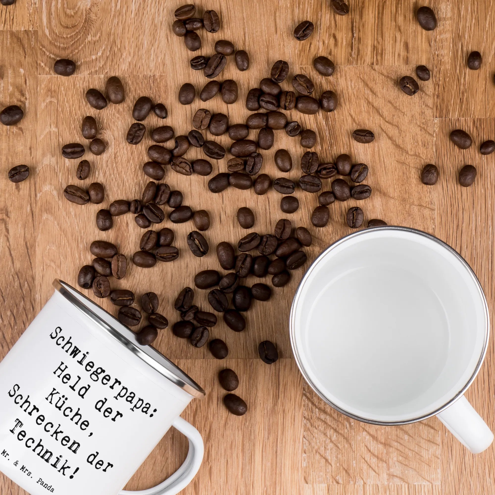 Enamel camping mug Saying Schwiegerpapa: Held der Küche, Schrecken der Technik! reisetasse, Pott, Reisebecher, wandertasse, Teebecher, Kaffeepott, blechbecher, Emaille Tasse, Blechtasse, metallbecher, Tasse Emaille, becher emaille, wanderbecher, outdoortasse, Emailletasse, Outdoor Tasse, Outdoor Becher, Haferl, Emaille Becher, Campingtasse, Campingbecher, Motivtasse, Teetasse, emaillebecher, Muttertag, Vatertag, Mama, Papa, Oma, Opa, Familie, Schwester, Bruder