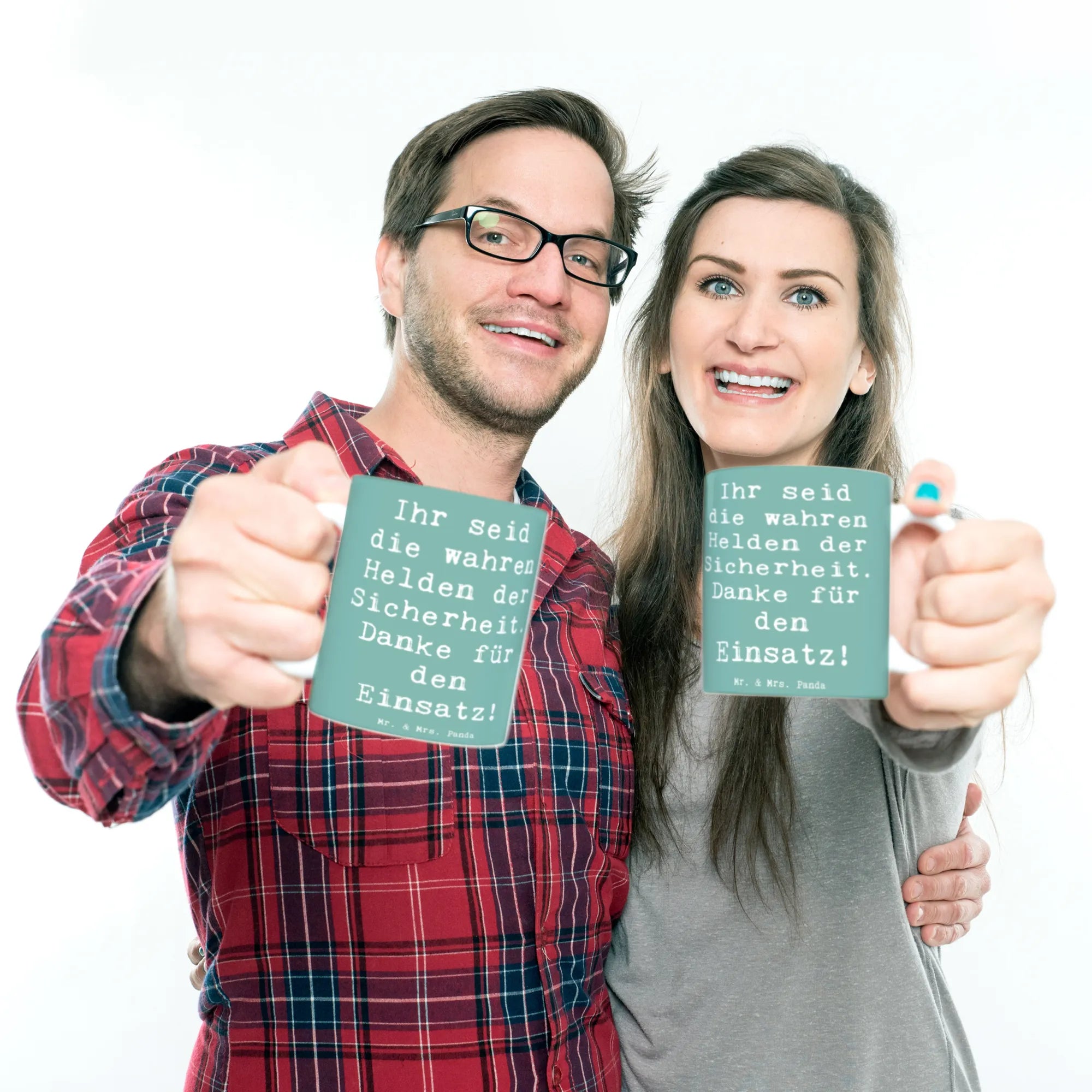 Tasse Spruch Sicherheitsdienst Helden Trinkbecher, kakaobecher, Pott, Teebecher, tasse für büro, schöne tasse, Kakaotasse, kaffeetasse keramik, Motivtasse, Kaffeebecher, Kaffeepott, Bedruckte Tasse, Geschenktasse, Kaffeetasse, cappuccinotasse, Henkeltasse, Dekotasse, Tasse mit Spruch, Henkelbecher, Tasse mit Motiv, hochwertige tasse, kaffeetasse bedruckt, tasse für kaffee, design tasse, Bürotasse, Teepott, milchtasse, Bürobecher, Henkelpott, Trinktasse, haferl, statement tasse, heißgetränkebecher, Teetasse, Frühstückstasse, kaffeebecher bedruckt, Keramikbecher, kaffeebecher keramik, Frühstücksbecher, Becher, Tasse, milchkaffeetasse, Designtasse, Sprüchetasse, Keramiktasse, mr and mrs panda, Dekoration, sprüche, zitate, spruch kollektion, inspiration, motivation, lebensweisheiten, geschenkideen, wanddeko, wohnaccessoires, sprüche sammlung, schöne sprüche, glück, liebe, freude, Lächeln, alltag verschönern, nachhaltige geschenke, Kreativ, Einzigartig, shopify