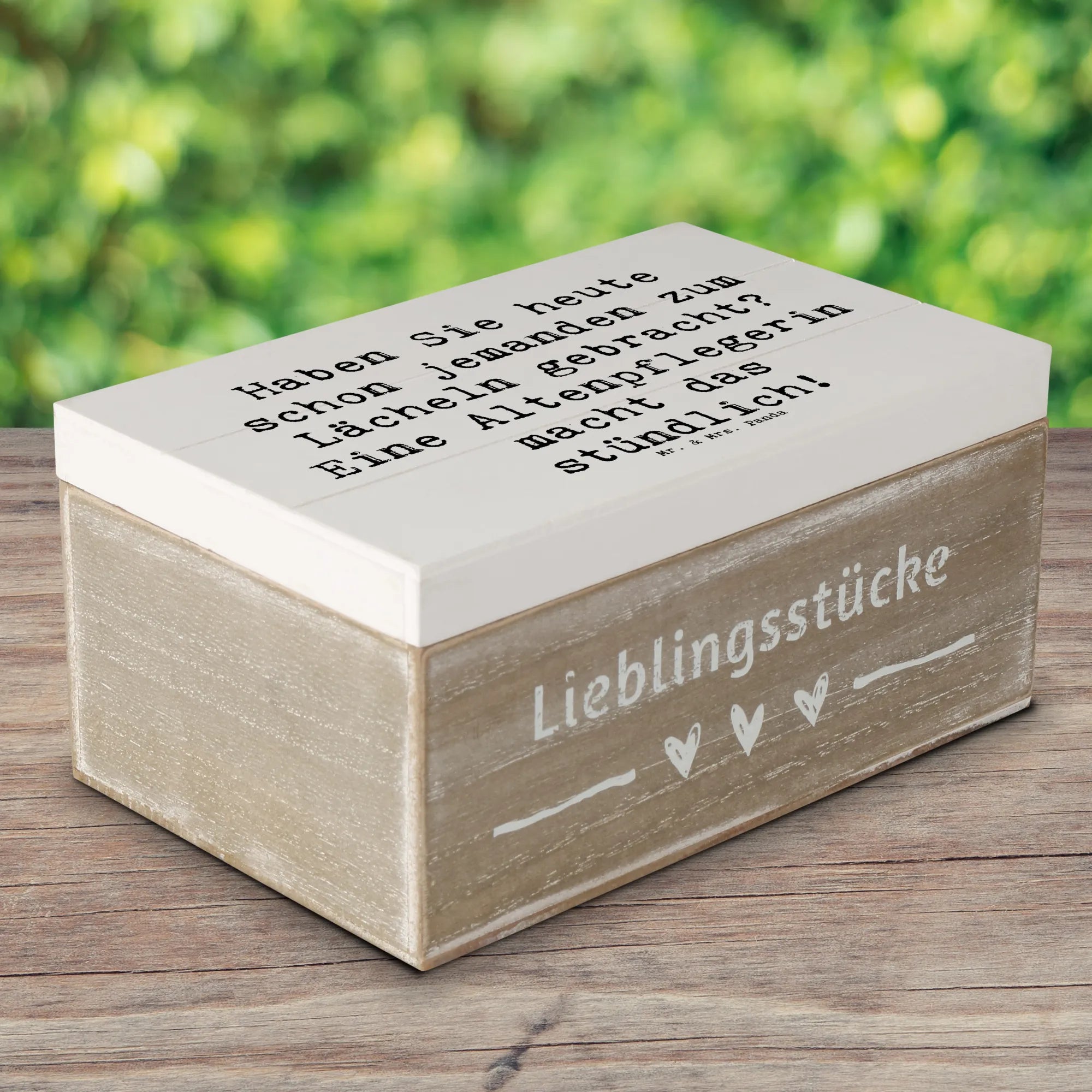 Holzkiste Spruch Altenpflegerin Lächeln Schatzkiste, Holz Aufbewahrungsbox, geschenkbox holz, geschenkbox mit deckel, box holz, Erinnerungskiste, schatztruhe, schatzkiste holz, erinnerungsbox holz, schmuckkiste, holzschachtel, kiste holz, Truhe, Aufbewahrungsbox aus Holz, Kiste, Geschenkbox, schmucktruhe, Aufbewahrungstruhe, Aufbewahrungsbox Holz, schmuckbox, Aufbewahrungskiste, Erinnerungsbox, Holzbox mit Deckel, holzschatulle, truhe mit deckel, geschenkkiste, Kiste mit Deckel, Holzkiste, Schatulle, Holzbox, fotokiste, truhe holz, Holzkiste mit Deckel, aufbewahrungskiste mit deckel, Box aus Holz, Box, fotobox, holzkästchen, Holztruhe, Geschenk, Schenken, Jubiläum, Danke, Dankeschön, Beruf, Ausbildung, Abschied, Rente, Kollege, Kollegin, Arbeitskollege, Mitarbeiter, Firma
