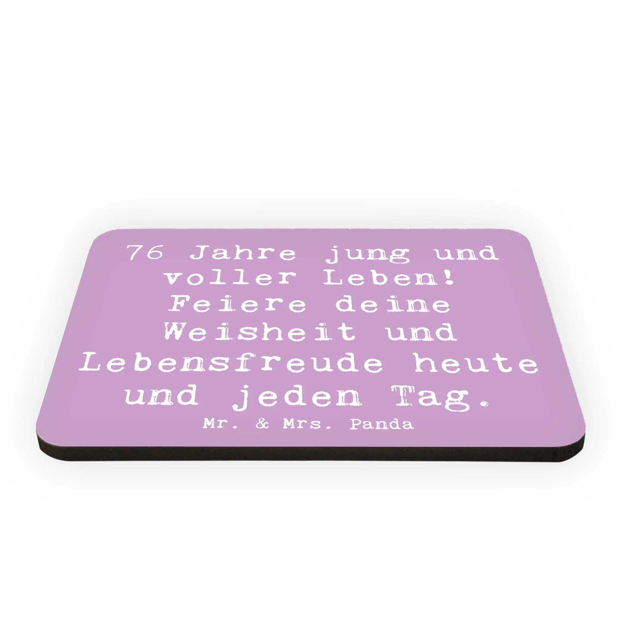 Magnet Spruch 76. Geburtstag Jung und Lebendig Kühlschrankmagnet, mdf magnet, memomagnet, notizmagnet, wandmagnet, büromagnet, Pinnwandmagnet, rechteckmagnet, küchenmagnet, haftmagnet, bildmagnet, holz whiteboardmagnet, holz kühlschrankmagnet, Dekomagnet, magnet, Notizhalter, whiteboardmagnet, einkaufszettelmagnet, holzmagnet, zettelhalter, spruchmagnet, tafelmagnet, designmagnet, Geschenk, Geburtstag, Geburtstagsgeschenk