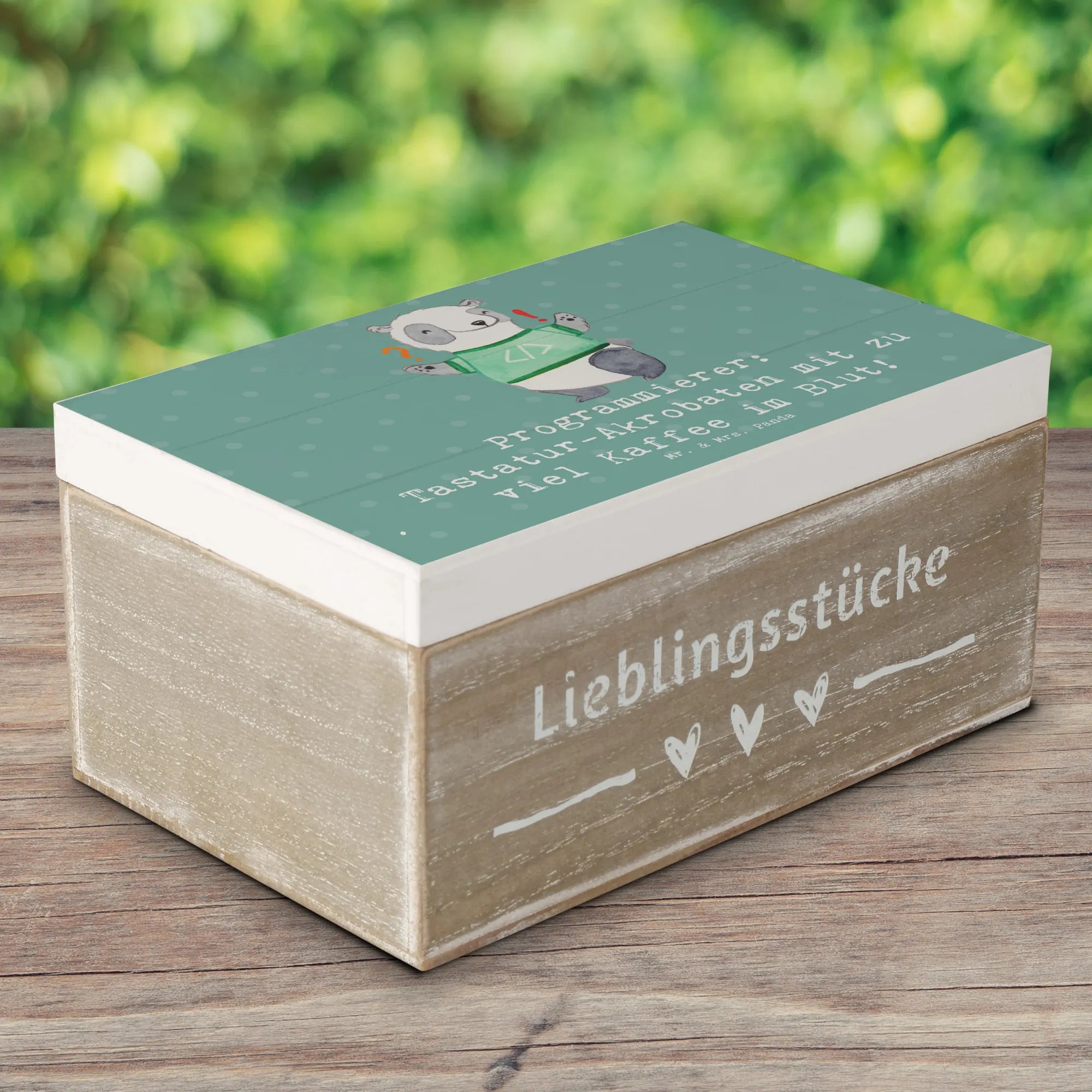 Holzkiste Programmierer Kaffeeheld fotokiste, fotobox, Holztruhe, Schatulle, Aufbewahrungsbox Holz, schatzkiste holz, Aufbewahrungstruhe, schmuckkiste, Kiste, Holzbox mit Deckel, schatztruhe, aufbewahrungskiste mit deckel, kiste holz, erinnerungsbox holz, truhe holz, schmuckbox, holzkästchen, Erinnerungsbox, Holzkiste, geschenkbox mit deckel, geschenkbox holz, Holzbox, Holzkiste mit Deckel, Box aus Holz, holzschatulle, box holz, Schatzkiste, Geschenkbox, Aufbewahrungskiste, Box, schmucktruhe, holzschachtel, Aufbewahrungsbox aus Holz, Holz Aufbewahrungsbox, geschenkkiste, Truhe, truhe mit deckel, Erinnerungskiste, Kiste mit Deckel, Geschenk, Firma, Jubiläum, Schenken, Mitarbeiter, Dankeschön, Danke, Beruf, Ausbildung, Abschied, Rente, Kollege, Kollegin, Arbeitskollege