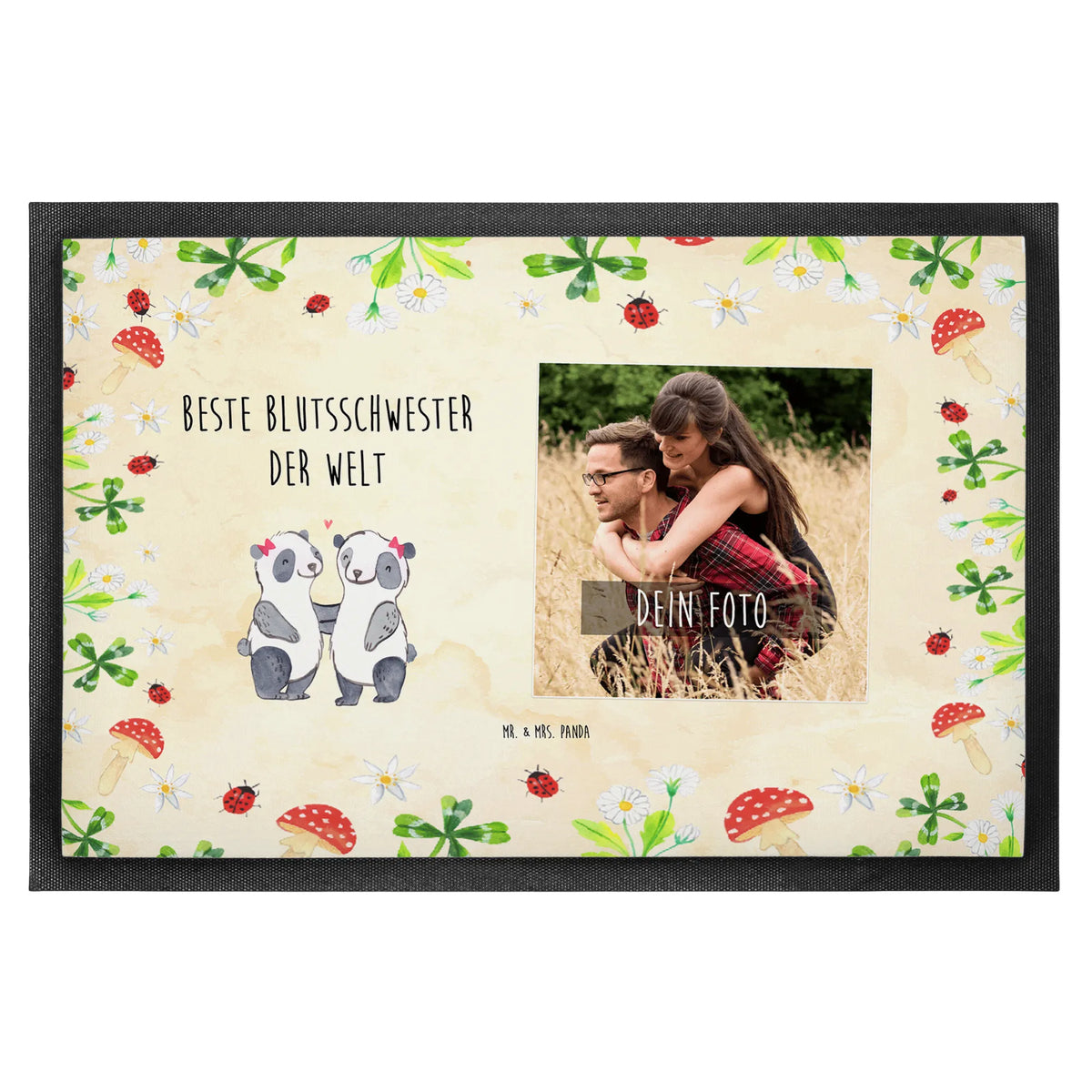 Personalisierte Foto Fußmatte Panda Beste Blutsschwester der Welt Fotofußmatte, Fotomatte, Fußmatte mit Foto, Fußmatte mit Foto Druck, Schmutzfangmatte mit Foto, Personalisierte Fußmatte mit Foto, Türmatte mit Foto, Fußabtreter mit Foto, Foto Türmatte, Fotomatte personalisiert, Fußmatte mit Fotodruck, Fußmatte eigenes Foto, Personalisierte Foto Fußmatte, Foto Fußmatte, Schmutzmatte mit Foto, Türmatte mit Bild, Fußmatte Foto, Bild auf Fußmatte, Fußmatte mit Bild, Fußmatte mit eigenem Foto, Foto Fußabtreter, Fußmatte mit eigenem Bild, Fußmatte Bild, Bedanken, Geschenk, Danke, Dankeschön, Geburtstag, Geburtstagsgeschenk, Schenken, Geschenkidee, für, Mitbringsel, Geschenktipp, Freude machen, Schwester, Kleinigkeit, Tochter, Blutsschwester, Sister, Schwestern, Geschwister, Freundin, Blutsgeschwister, Bae, Familie, Liebe, Schwesterherz, Beste