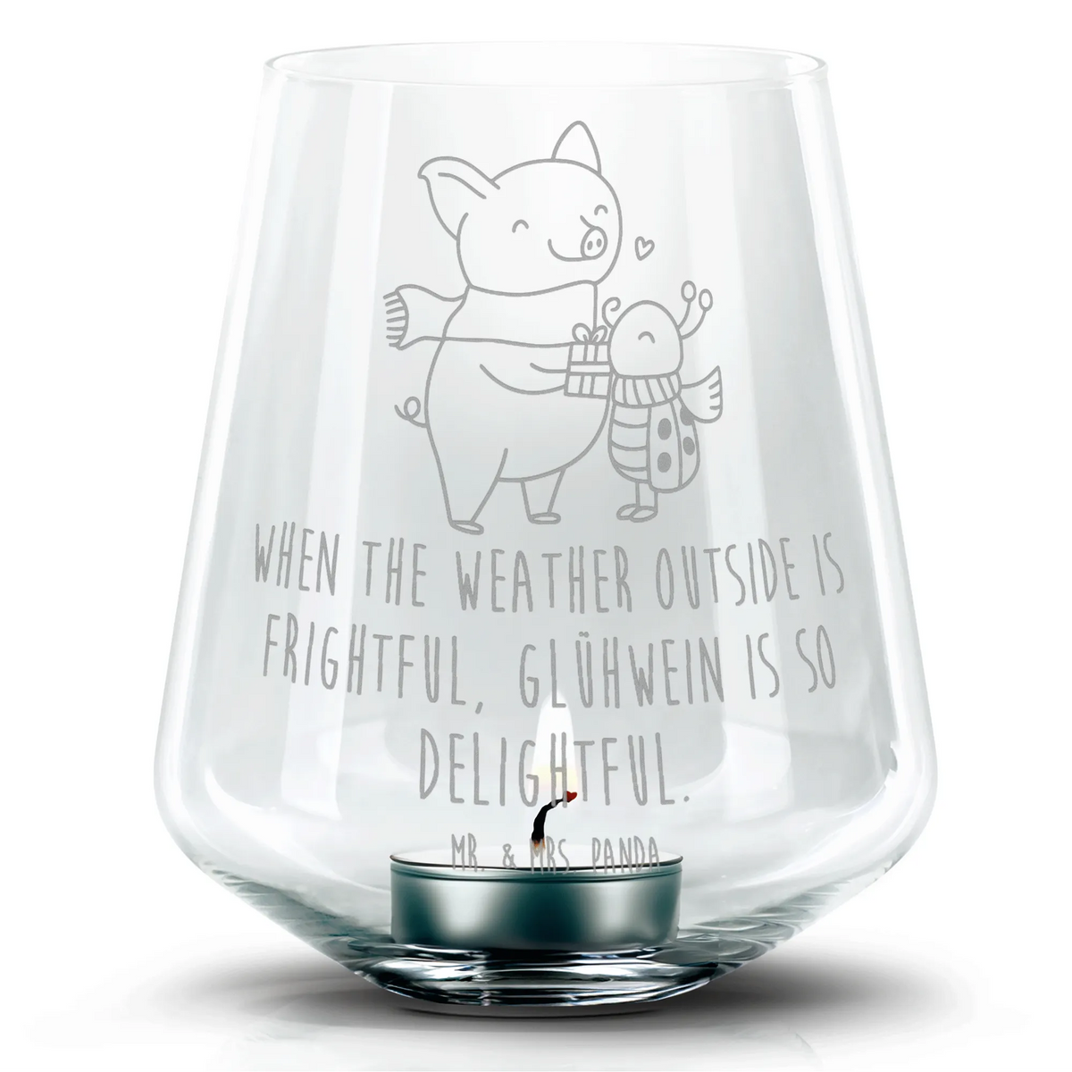 Gravur Windlicht Glühschwein Smörle windlichtglas, Gravur Windlicht, Gravur Teelicht, Kerzenhalter, Teelicht Glas, glas kerzenhalter, dekolicht, Gravur Laterne, Kerzenglas, Graviertes Windlicht, Stumpenkerzenhalter, Deko Windlicht, Glas Windlicht, Laterne mit Gravur, Glas Teelichthalter, Teelichthalter, windlicht mit gravur, Windlicht Glas, Windlicht graviert, gravur glas, Kerzenhalter Glas, Laterne, Weihnachten, Winter, Weihnachtsdeko, Nikolaus, Advent, Heiligabend, Wintermotiv, Glühwein Ist Köstlich Spruch, Smörle Der Stolze Marienkäfer, Kreatives Glühschwein Design, Winterlicher Glühwein Spruch, Süßer Marienkäfer Gibt Geschenk, Romantische Geschenkidee Glühwein, Marienkäfer in Winterkleidung, Herzliches Marienkäfer Motiv, Glühwein Liebhaber Geschenk, Handgezeichnetes Glühschwein