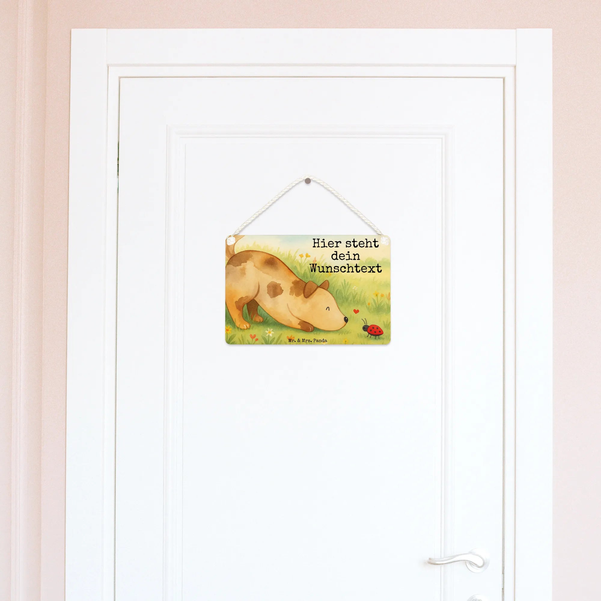 Personalisiertes Deko Schild Hund Marienkäfer Design Türschilder mit Namen, Namensschilder personalisiert, Türschilder personalisiert, Schild personalisiert, Personalisiertes Deko Schild, Personalisiertes Schild, Dekoschild Personalisiert, Personalisiertes Holzschild, Sprüche, Hundemotiv, Hund, Hundebesitzer, Hunderasse, Tierliebhaber, Haustier, Mischling, Hunde, Hundespruch, Mischlinghund, Marienkäfer