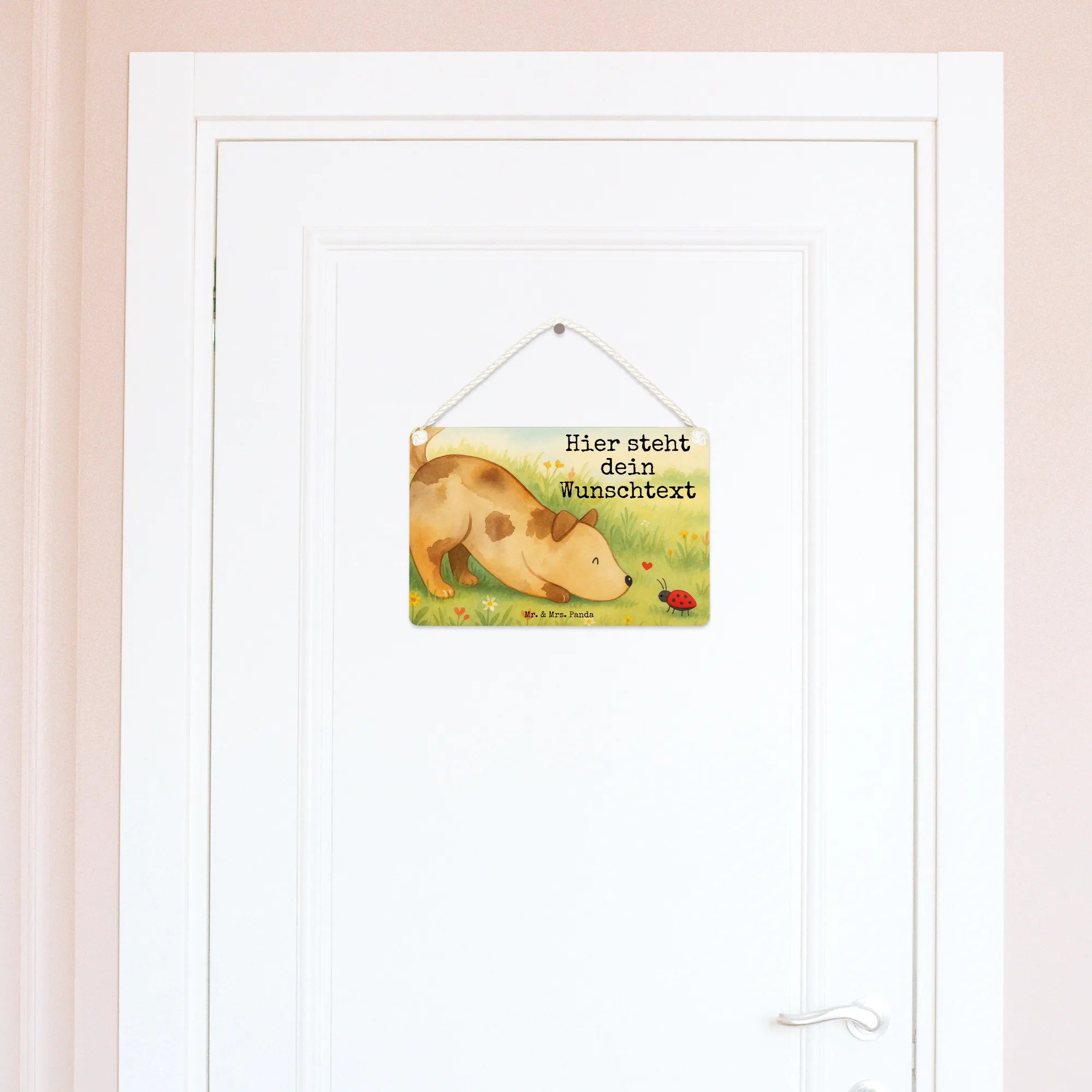 Personalisiertes Deko Schild Hund Marienkäfer Design Türschilder mit Namen, Namensschilder personalisiert, Türschilder personalisiert, Schild personalisiert, Personalisiertes Deko Schild, Personalisiertes Schild, Dekoschild Personalisiert, Personalisiertes Holzschild, Sprüche, Hundemotiv, Hund, Hundebesitzer, Hunderasse, Tierliebhaber, Haustier, Mischling, Hunde, Hundespruch, Mischlinghund, Marienkäfer